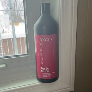 Matix Insta Cure Shampoo - Vibrant Pink